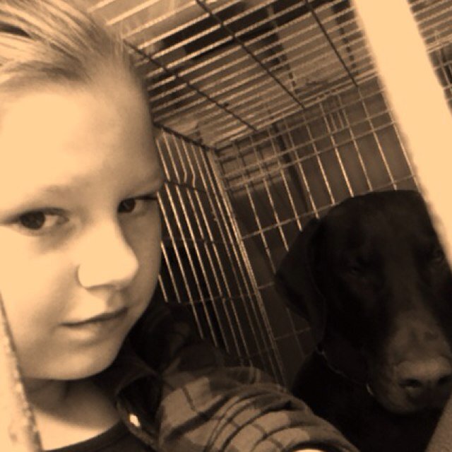 My famely os my life music andmy sweet dogs xxxx fio
