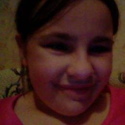 I love Avril Lavigne, I love reading books, I go to Hameldon Community college! Xx
