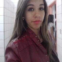nasci pra ser feliz e não perfeita.