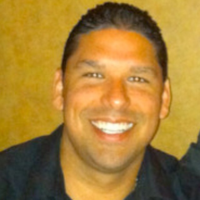 renizi6's profile picture. 