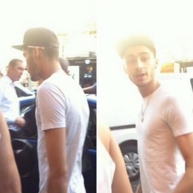 hey follow @zialldelrey and ill pay u in cake