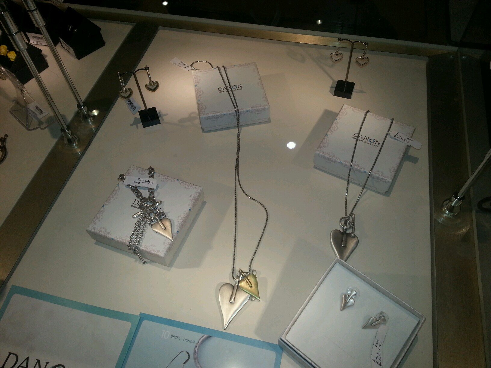 viantijewellery's profile picture. Silver & Costume Jewellery          #teamfollowback