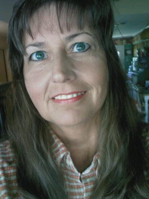 To serve GOD, to help save our country Politically interested Grandmom trying to find a better solution of the political divide in America. #HeIsMyPresident