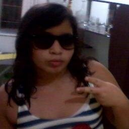 Sou uma menina legal,humilde e solteira rsrs
