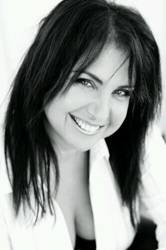 Author of best selling novel, Do You Know Who I Am? The movie is currently in development. A hilarious comedy about Greek life in London.