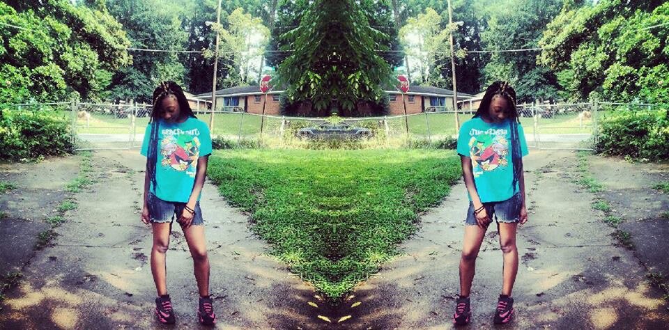 its yanna baaby iam on the road doing shows somewear this aint what you want but follow my sister @thatfvckinkid_ lovee my boy :) rip richard