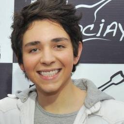 aperta no +follow e veja edu chociay pelado