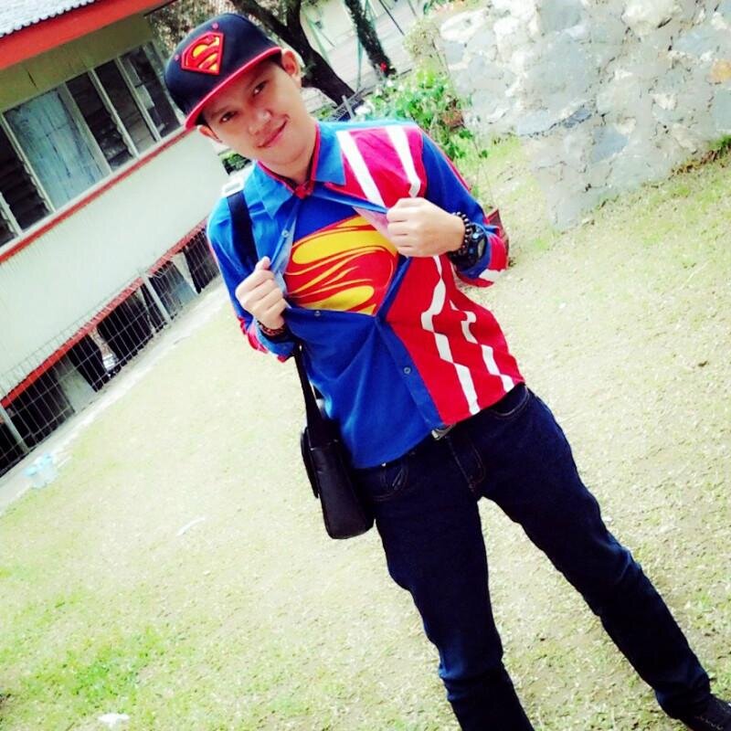 I'm Not GoodLooking, but I'm Charming.
I ♥ One Piece
I ♥ Real Madrid
I ♥ Superman
Instagram: iqbalsyahrezzaa
