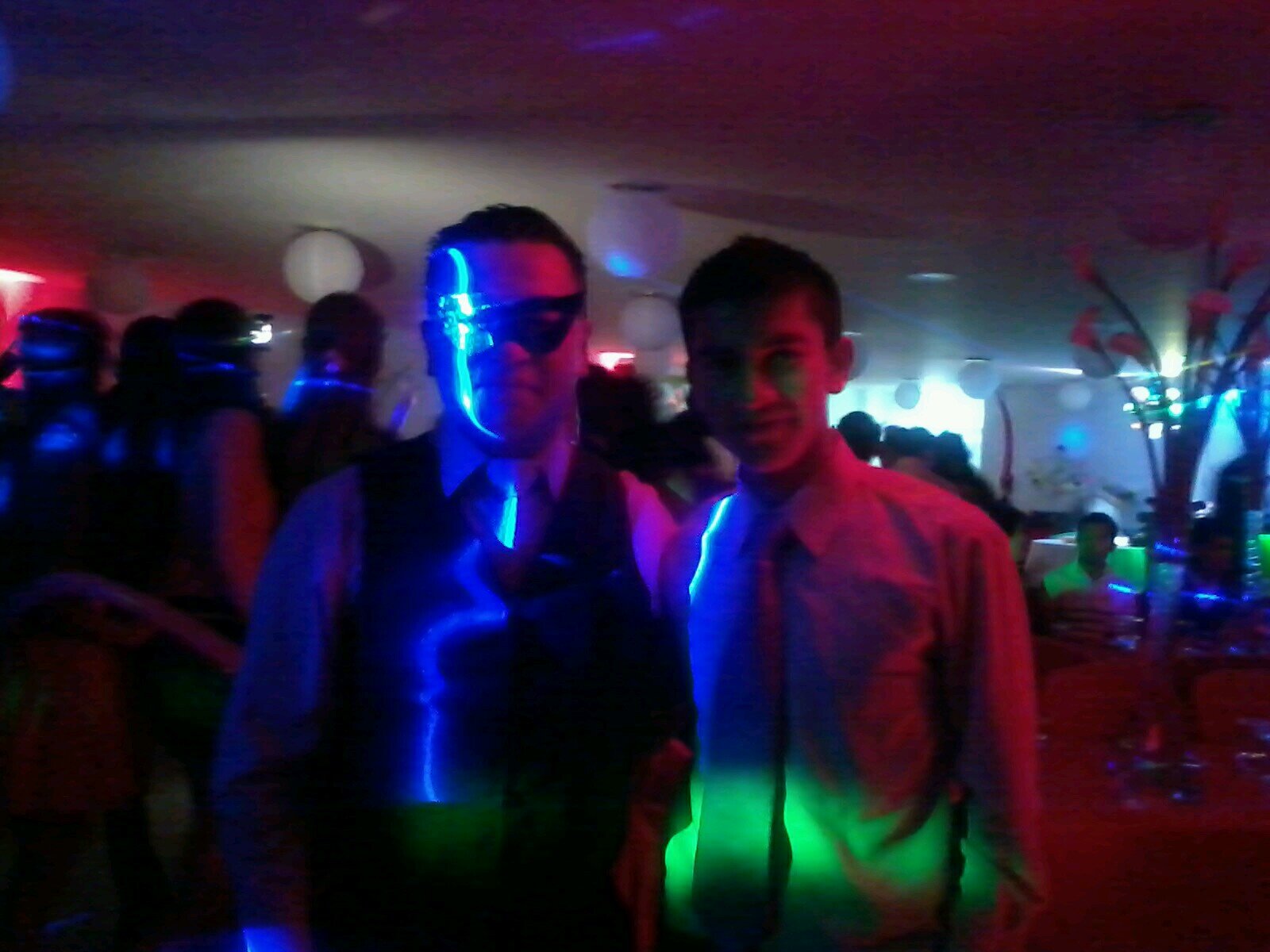 javierguz12's profile picture. 