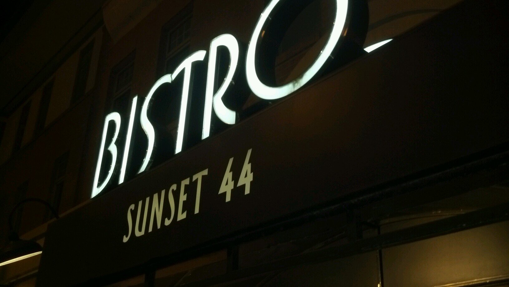 Enjoy the friendly atmosphere of the Sunset 44's bistro with the eclectic and expansive style of American Cuisine.