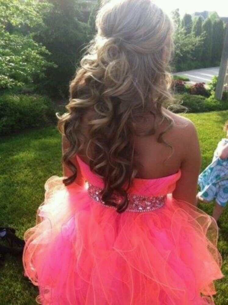 im a princess. you're probably attractive. lets make out.