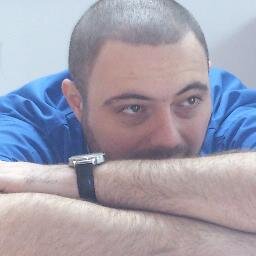 Fanatico de la tecnologia, la natacion mi deporte favorito. Ser original y no pensar en lo que diran es lo que me caracteriza. En contra de las injusticias...