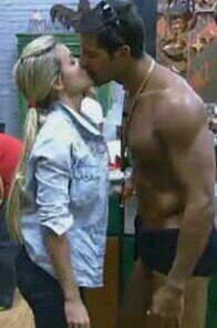Twitter dedicado ao casal Aryane Steinkopf e Beto Malfacini.
Since: 21/07... SP-Capital