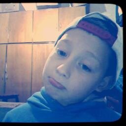 lindo ojos axules guapo y facheroo
