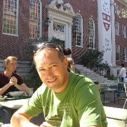 Consultant pour Microsoft Dynamics GP à Montréal.  Grand amateur de sports, particulièrement de Hockey et fans des Flyers.