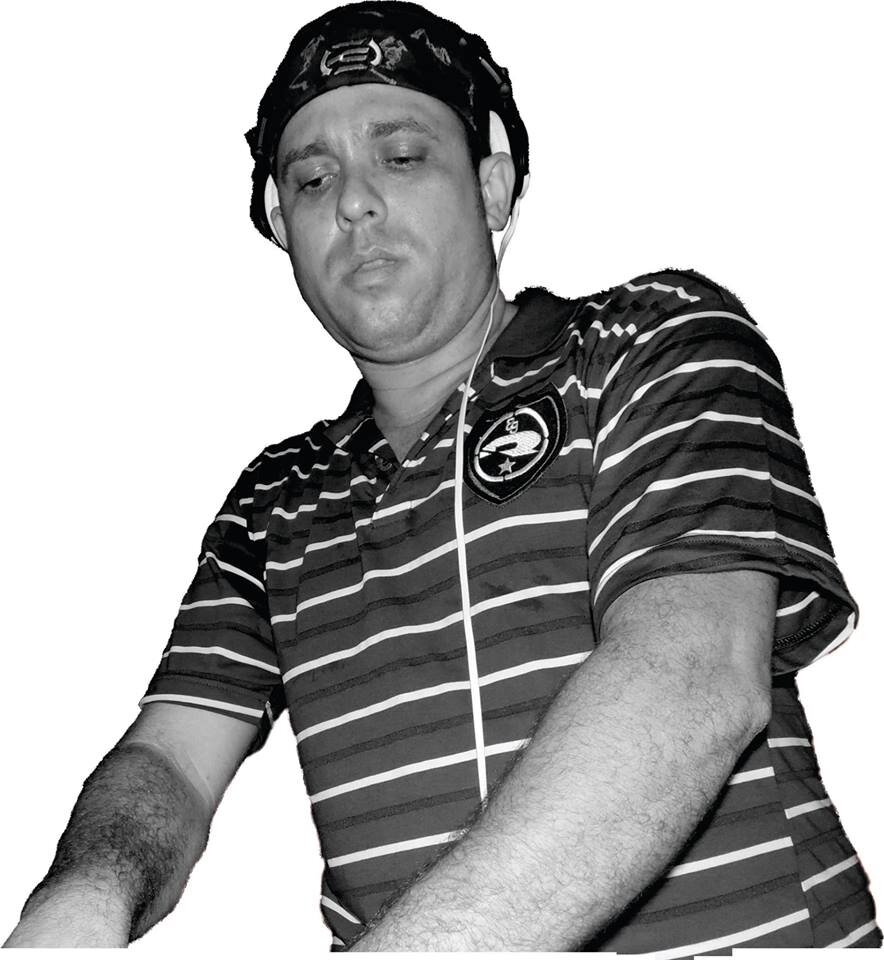 Dj desde 1992. Dj Residente da Equipe Unidos dos Morros desde 1994. Muitos eventos e bailes pelo Brasil a fora