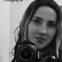 Noiva, Fotografa, e uma eterna adoradora. Servir á Jesus é meu maior Prazer.