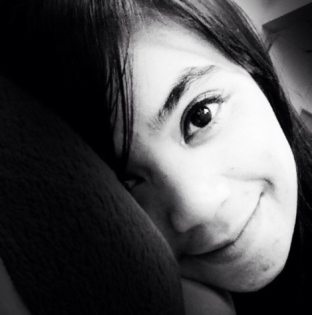 andhanieputri's profile picture. black bird.