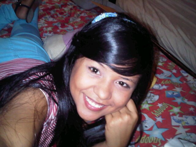 Nacida en Enero, 18años, Muy dulce, sincera,amable, en mi esta primeramente Dios y Siempre su voluntad Sobre Mi. Llena de ilusiones y Futura histologa-UCISTA