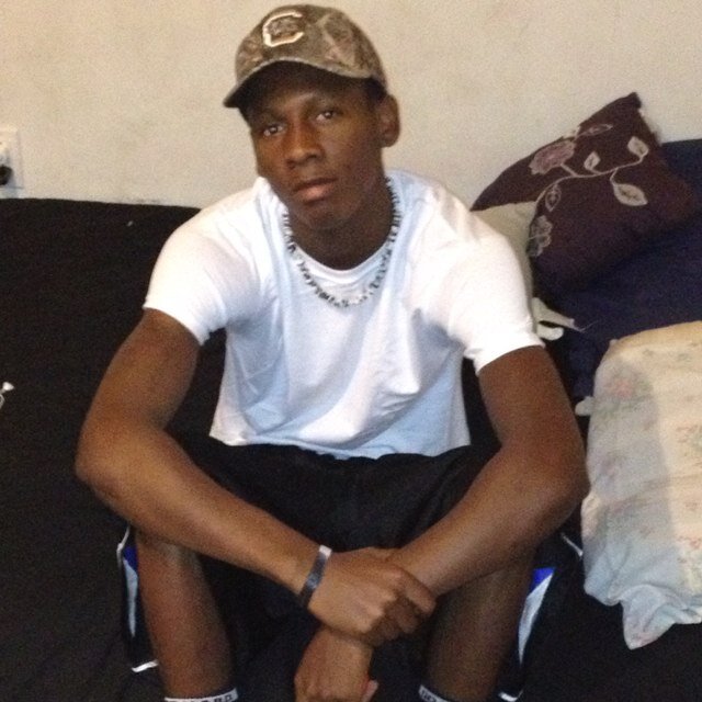 A young star on the rise!! Frfr if ur not following me then idk was ur problem. Get at yo boy!! #TeamFollowBack #TeamGetLikeMe #ClassOf2k13