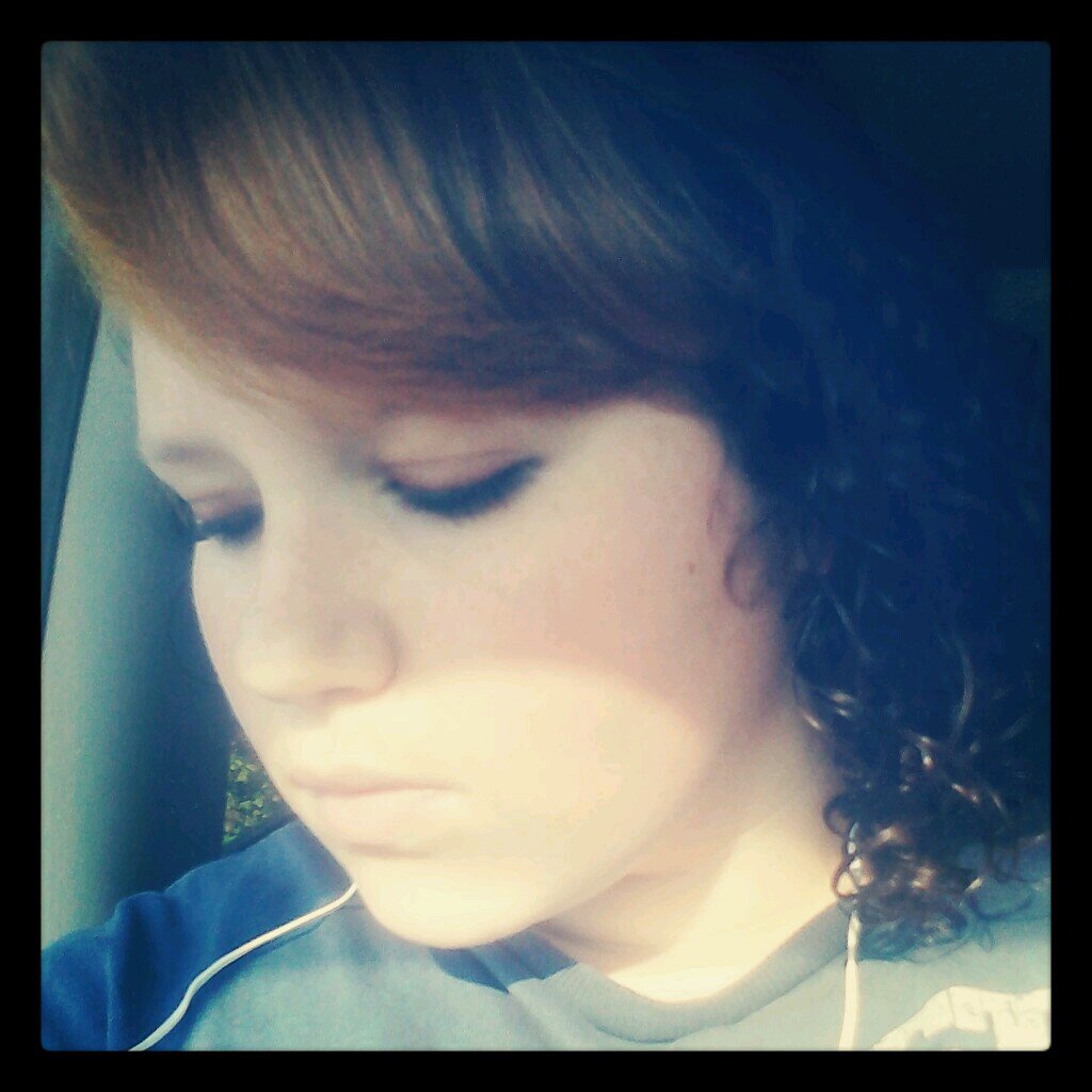 follow me .. ill follow back ..!! .. follow me on instgram @kaylad40299 & hmu on kik : kayla_dawn166