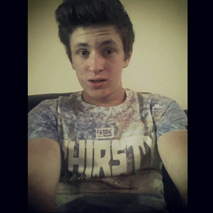 Add me on Kik - SamGreatwich            Or text me - 07776143759          Instagram - samgreatwich