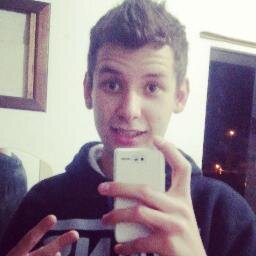 Loucos como eu vivem pouco, mais vivem como querem!
