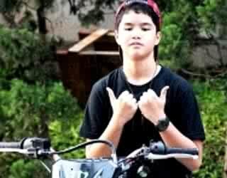 AhmadAbdolQoder's profile picture. Parodinya @AhmadAbdulQodir yg paling jedar!/? uda lah jan panjang nanti jadi ngefans pula. Wkwk
