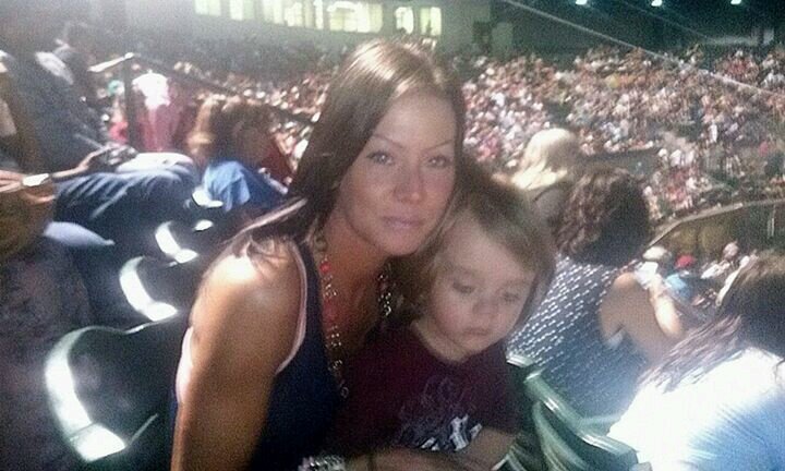 robyn_j_benson's profile picture. 