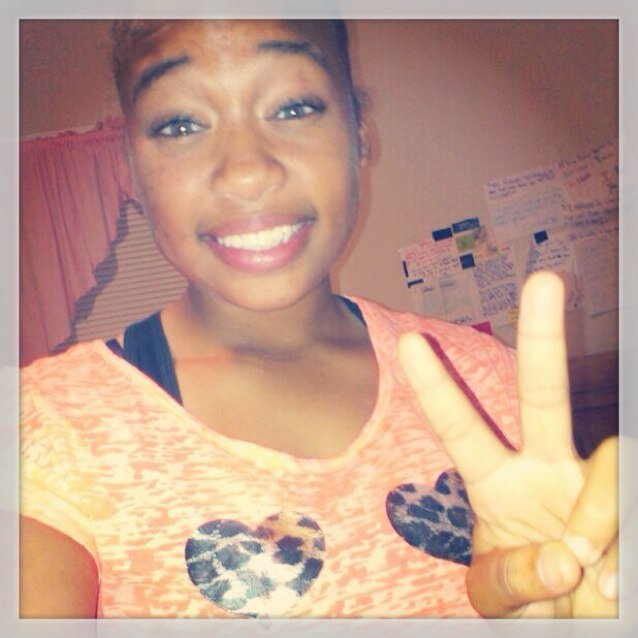 Its smiple Im D-rayy i Love Sports !! And Follow me and Ill Follow You