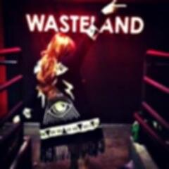 hi stalker, i love bella thorne and you?