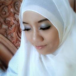 Staff accounting [at] RS PKU Muh Jogja | manajer keuangan @andhiproduction | really love-makeup | make up artist spesialist prewedding