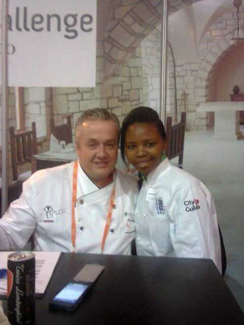Am a commis chef, studied at chef training innovation and academy , bt am a daughter nd sister► @ the end of the day, I'm JusT bEing Me☺