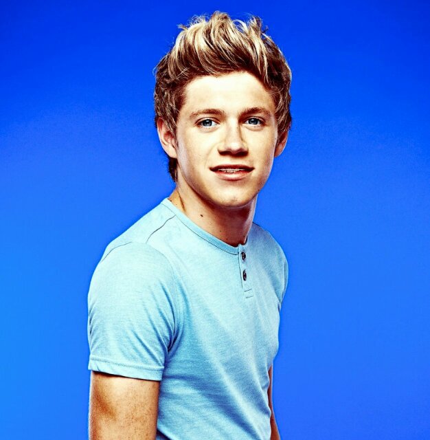 I luv @shanedawson I luv @HarryStyles I luv @NiallOfficial I luv @danisnotonfire I luv @amazingphil I could go on and on and on but 1d is ma life ly
