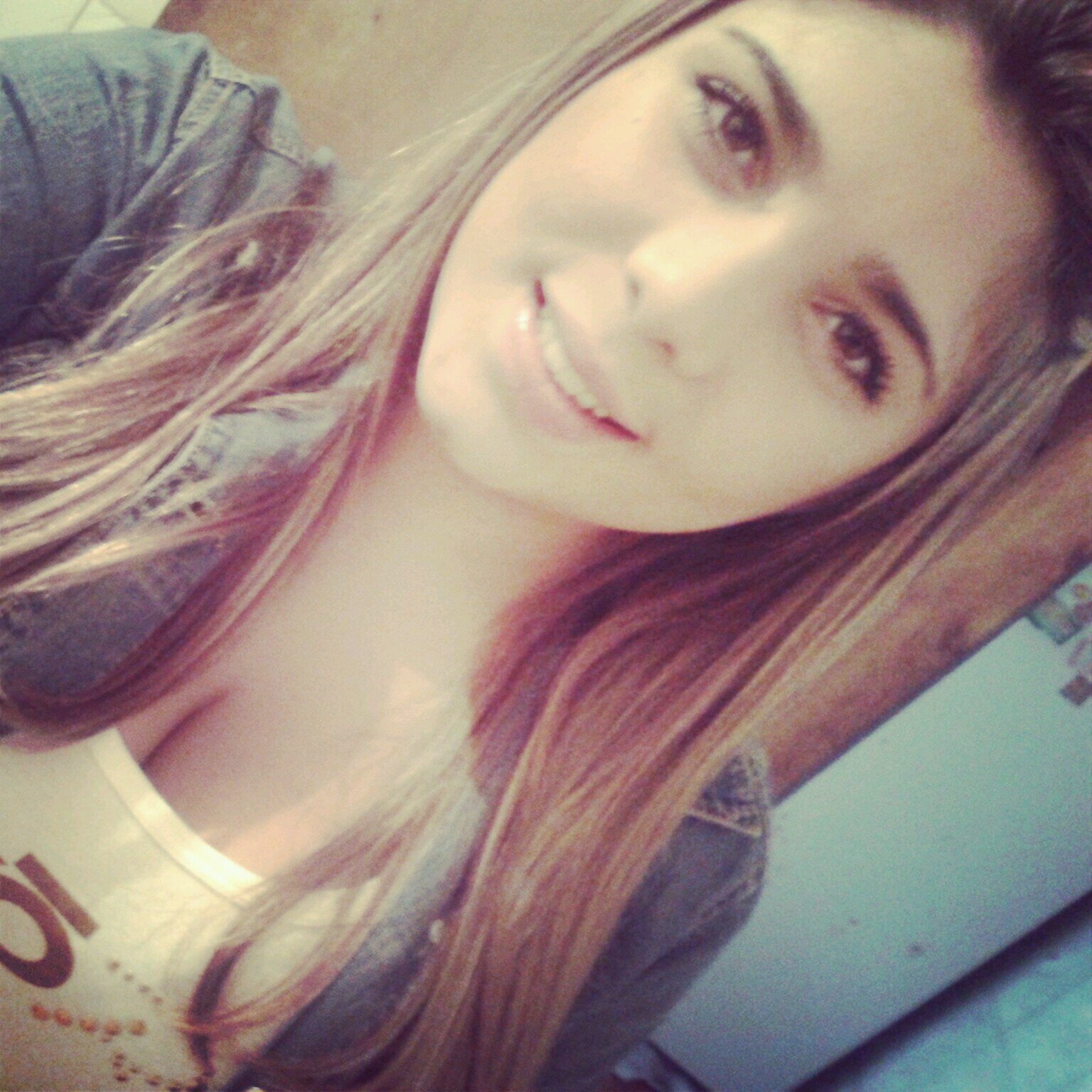       Bruna

.' uma grande menina que cresceu.

Que virou mulher e agora sabe viver a sua propria vida.
