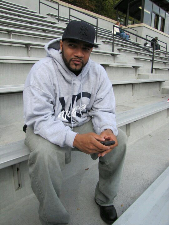 deonthompson22's profile picture. everything for my kids