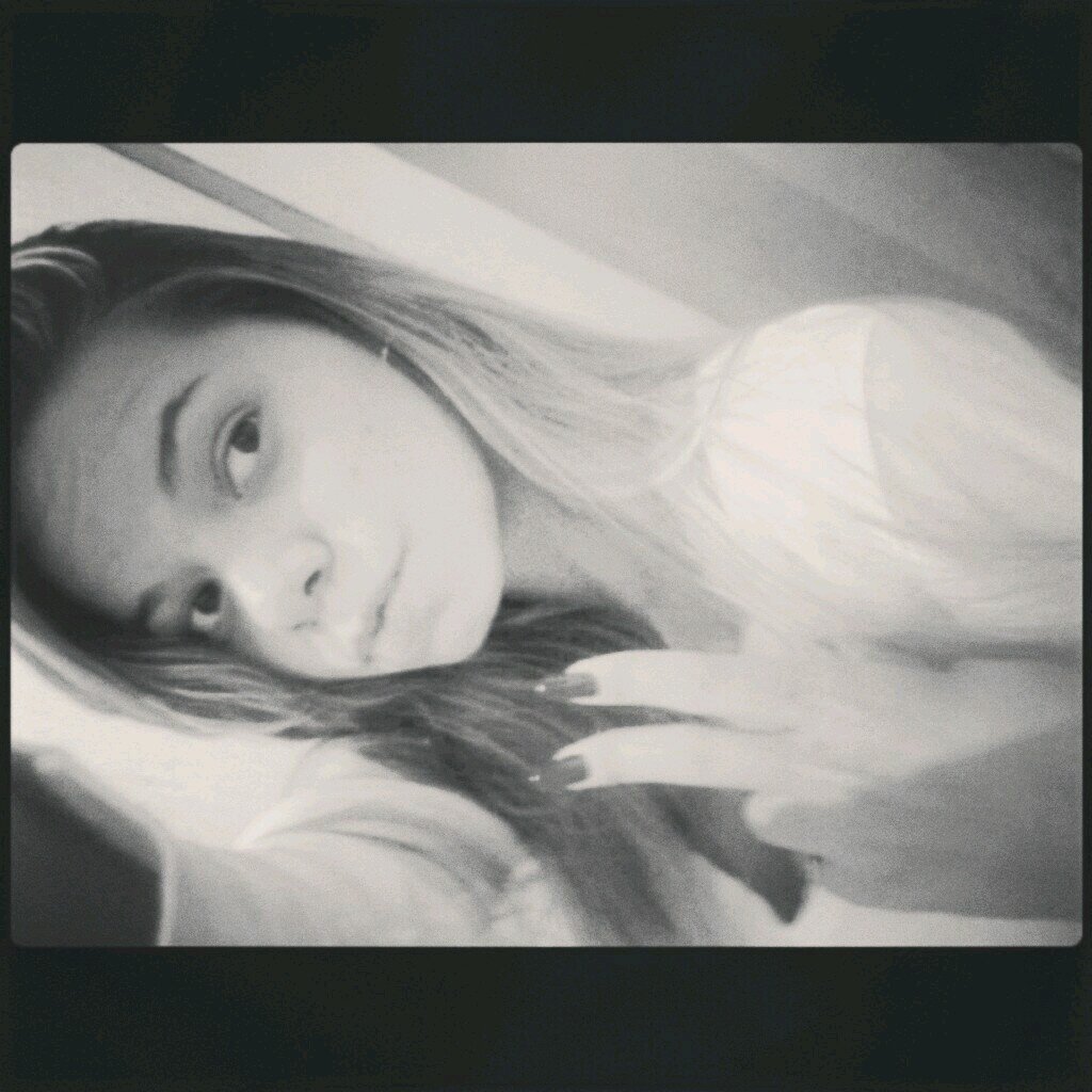 Apenas seguir em frente. Primeiro, porque nemhum amor deve ser mendigado. Segundo, todo amor é recíproco.