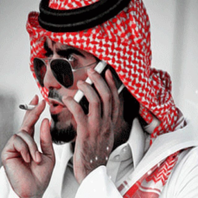 ماهمني من تكلم ورا ضهري يكفي انه في حضوري ياكل تبن
