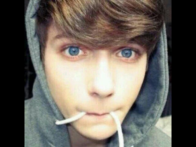 سبحان اللهه وبحمده سبحان الله العظيم ، فولو هينا @Ur_hanadi ;$.