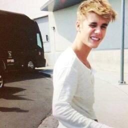 seguime en @kidrauhlsm