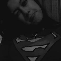 The past is a bad dream that I just
A fire was extinguished in your arms
When was a half step to fall
My silences are found with your voice