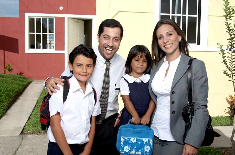 SegmentoBC's profile picture. Clase Media Aspiracional. Soy el 99% del Twitter mexicano. Soy intelectual, rico, trendy. En fin, clase media pura. clasemediero@gmail.com