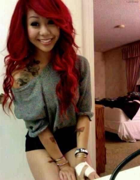 Im April sister to @Ethan_TW_ and @Aiden_TW_ :) {TW/RP/Single}
