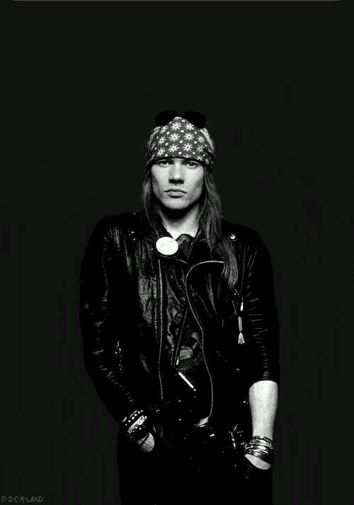 Me gusta el Rock n.n y mis bandas favoritas son: Iron Maiden, Guns N’ Roses, AC/DC, Queen, Def Leppard, Led Zeppelin, Scorpions, Megadeth, cinderella, nirvana