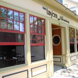 The Tavern on Broadway is an American Grill-style tavern located at 16 Broadway, Newport RI. Serving lunch and dinner daily and brunch on Sunday.