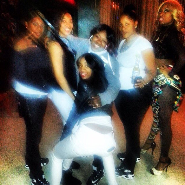 Dont ask dont tell.. SSMG or nothiin ii love my team sn.ion Fuqk around wit Females or bitch niggas they b acting like hoes R.I.P CHIEF T..