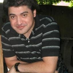 Arrecifeño, Estudiante de derecho en la UNR.Luchador por los derecho de todas las persona. Hincha de Boca Juniors. Militante del Partido Socialista