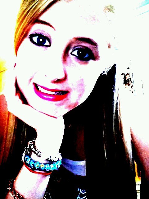 Facebook- Cara Hogan   instergram-carahogan98