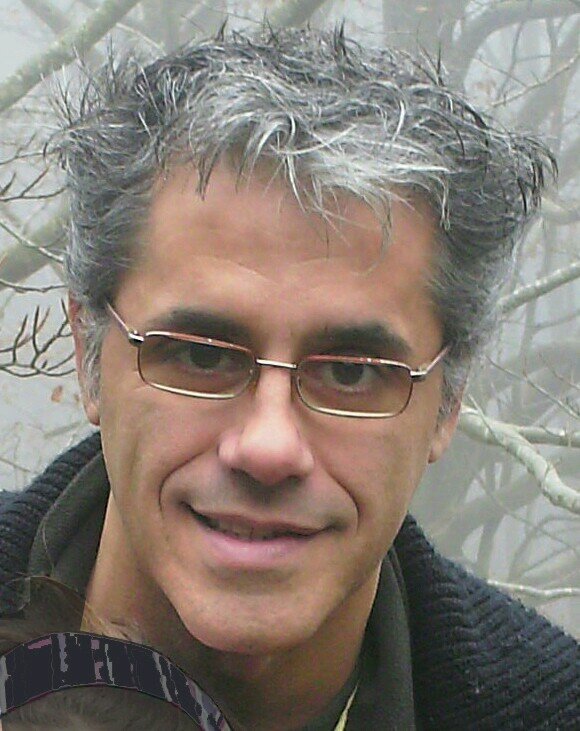 Professor de matemàtiques de vocació. Regidor per l'agrupació d'electors Tots x Argentona. He pres la humil decisió de no retrocedir. Ho tornarem a fer, i tant!