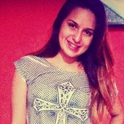 Sou como você me vê.Posso ser leve como uma brisa ou forte como uma ventania,depende de quando e como você me vê passar. (Clarice Lispector)